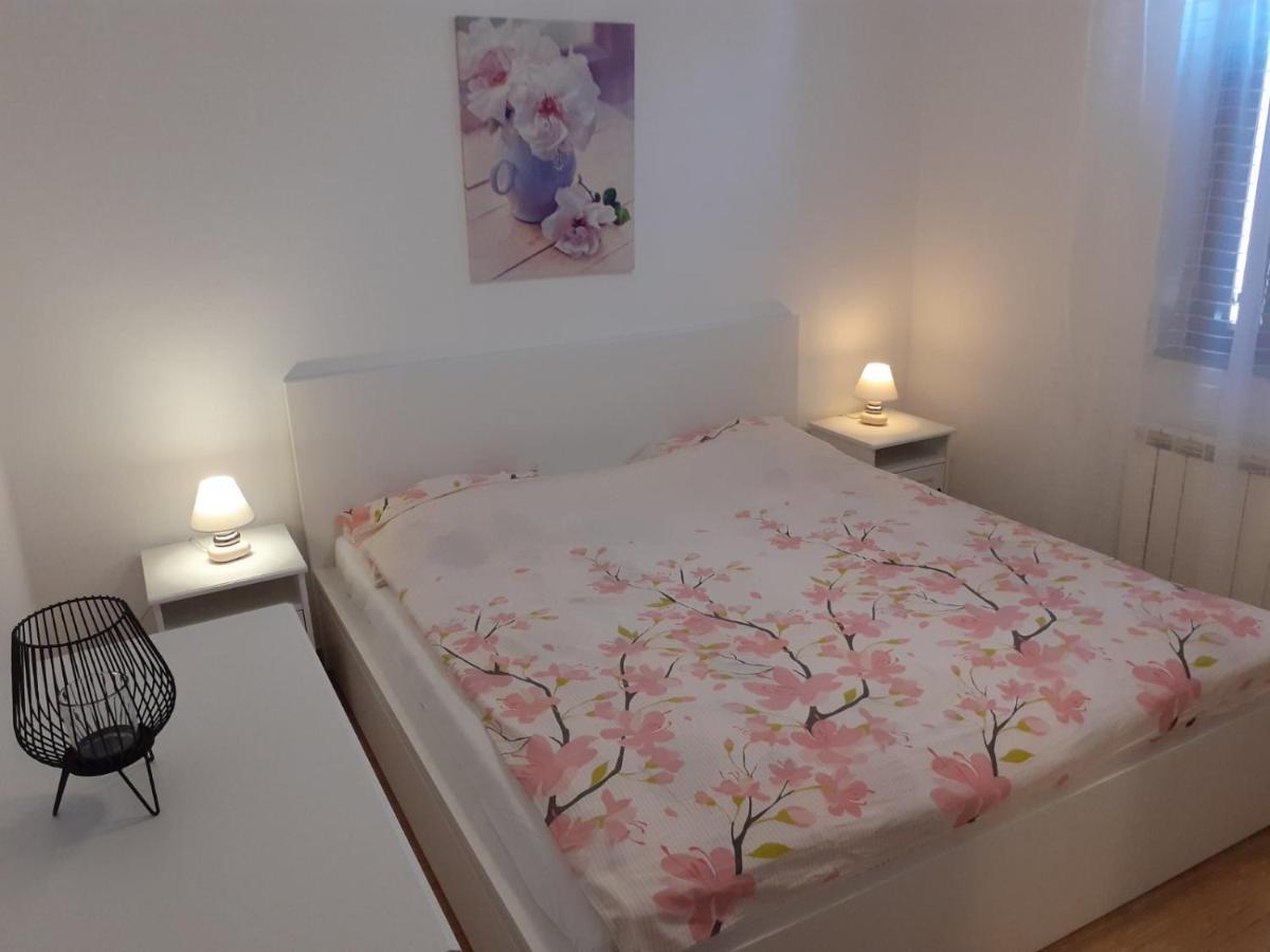 Charming Apartments In Pula Extérieur photo