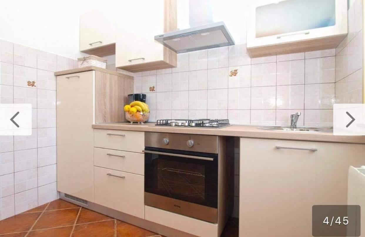 Charming Apartments In Pula Extérieur photo